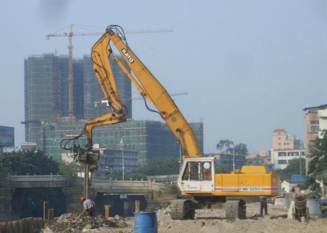 挖機(jī)打樁臂改裝、打樁臂改裝、打樁臂挖機(jī)