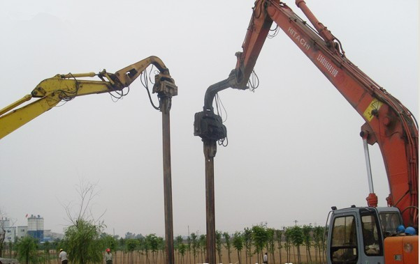 挖掘機(jī)打樁臂、打樁臂、打樁錘、挖掘機(jī)打樁臂廠家
